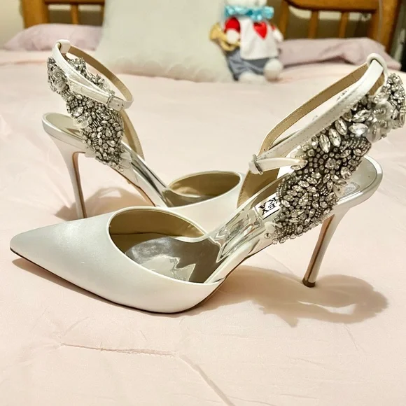 Badgley Mischka Collection Blanca Sandal in Soft White - Picture 4 of 6